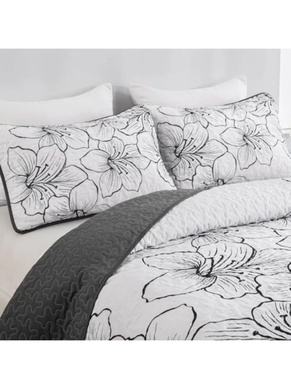 Boho Floral King Size Quilt Set - 3 Piece White Bedspread & Coverlet Bedding